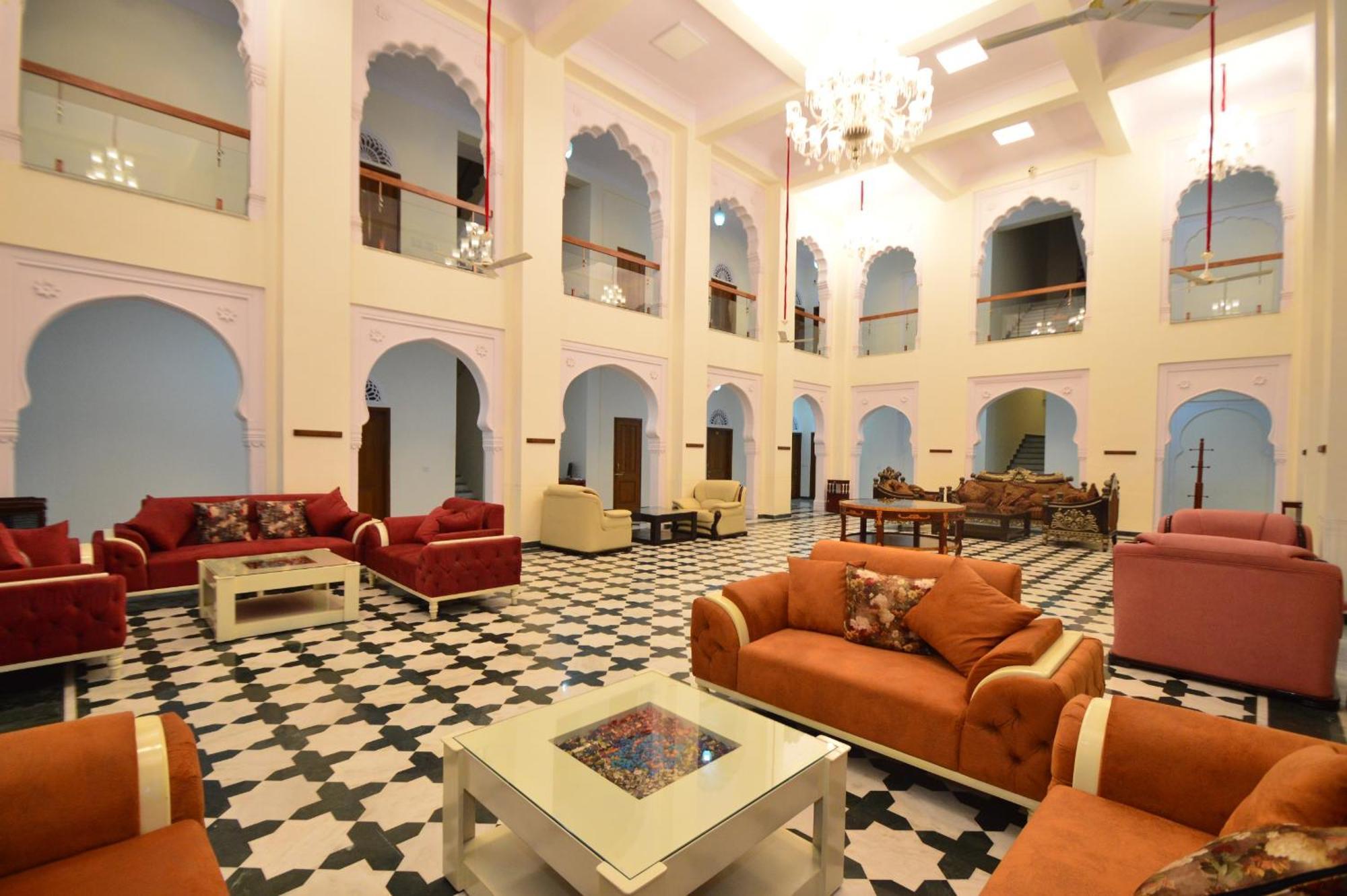 Aaram Baagh Resort 4*